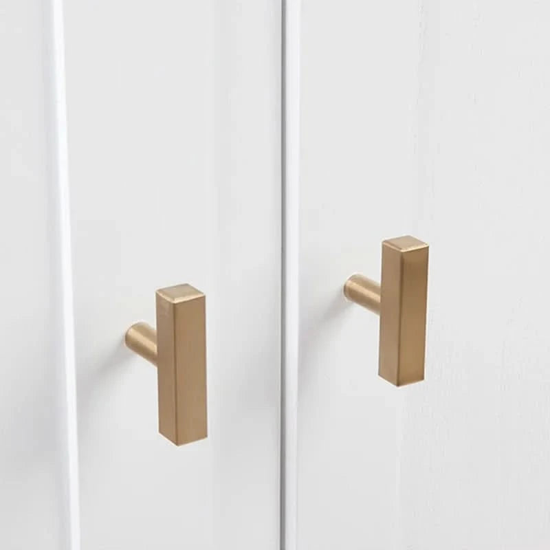 ENNIS 4 DOOR OAK & OAK VENEER BUFFET/SIDEBOARD WHITE