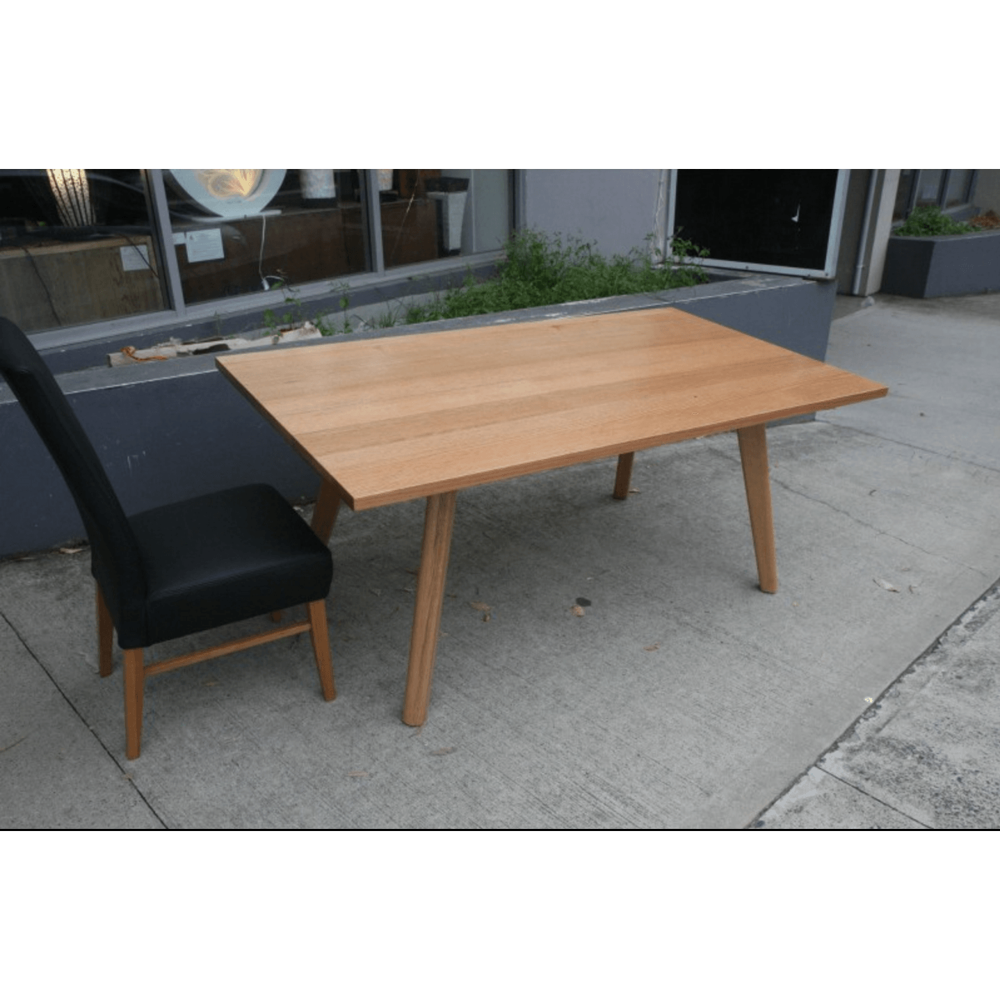 Yansen Victorian Ash Dining Table (180cm) - MyChocolateWood
