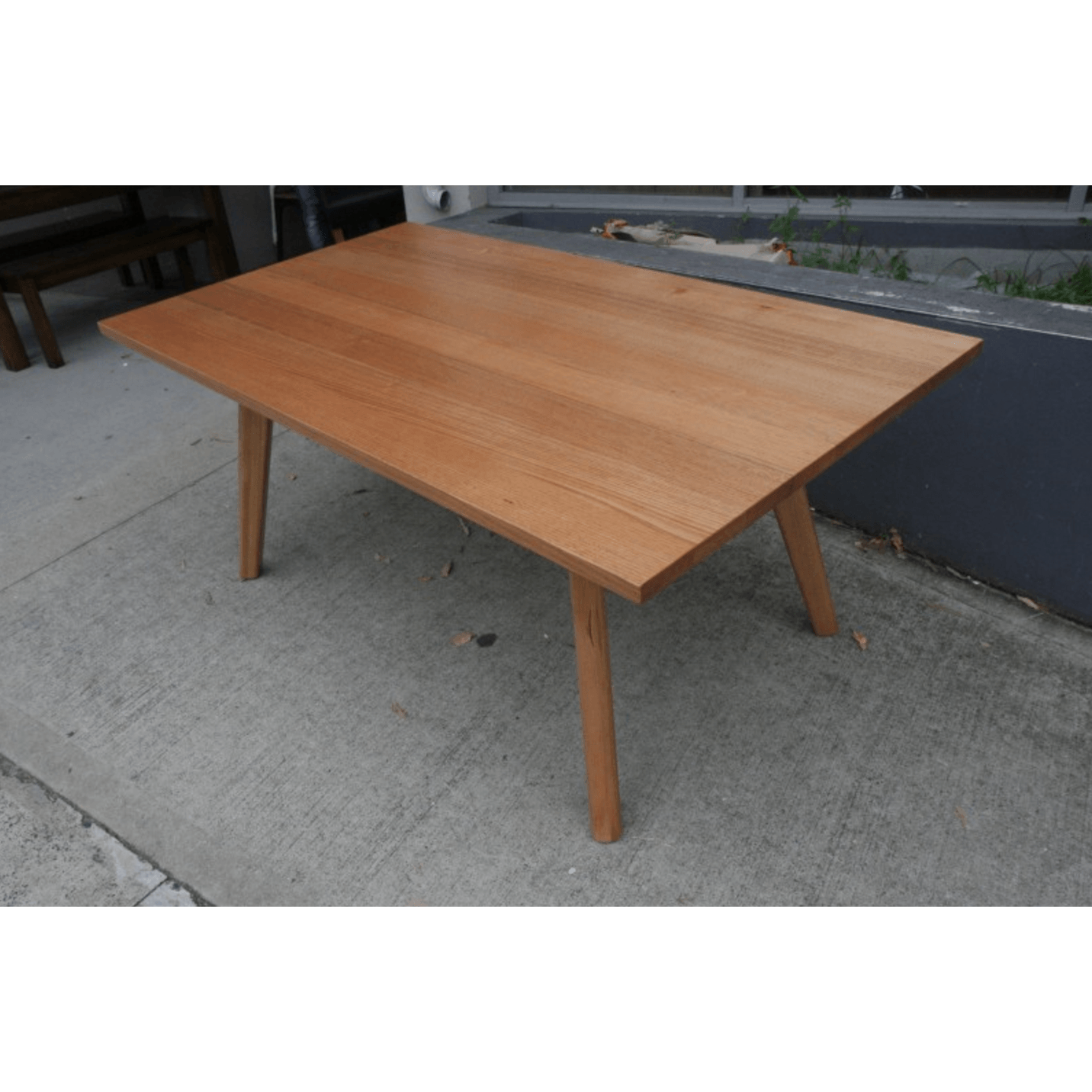 Yansen Victorian Ash Dining Table (180cm) - MyChocolateWood