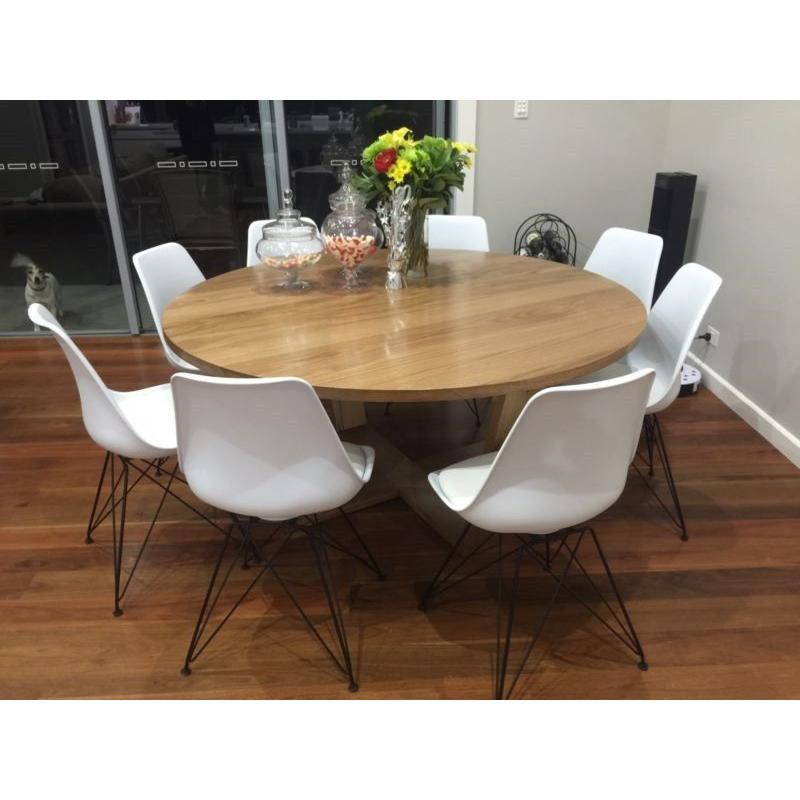 KELLY ROUND DINING TABLE IN AMERICAN OAK - 1500MM DIAMETER