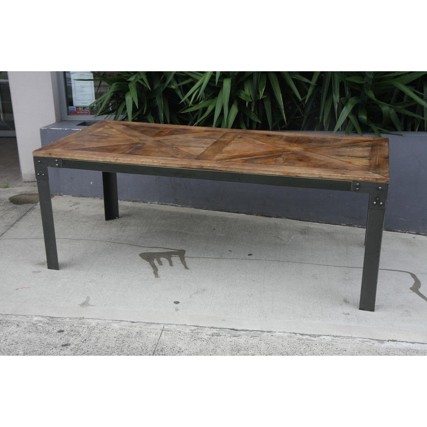 NEW RECYCLED OREGON Table Bench Setting