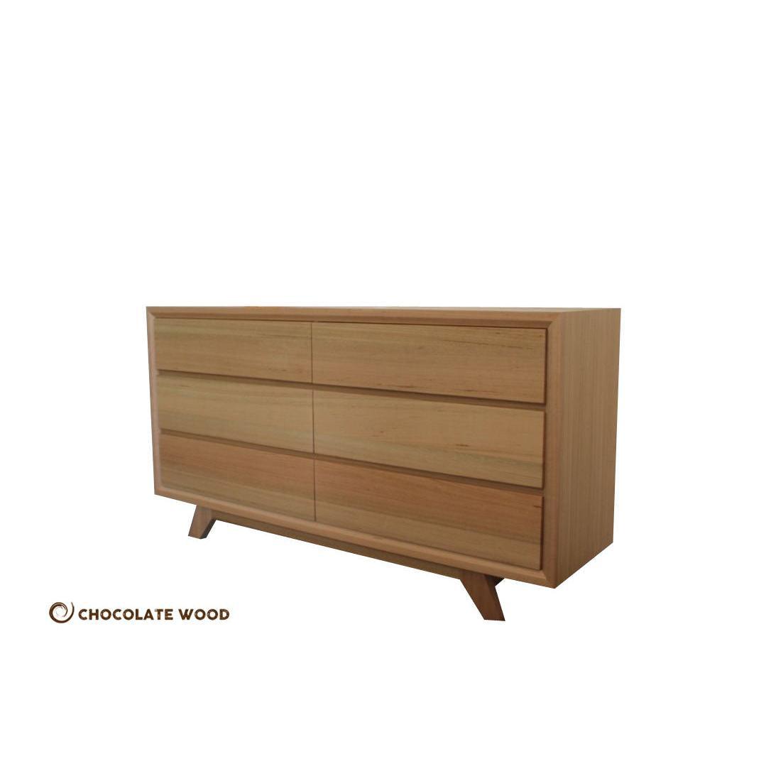 MIRANDA  5 PIECE QUEEN BEDROOM SUITE IN TASSIE OAK CLEAR LACQUER