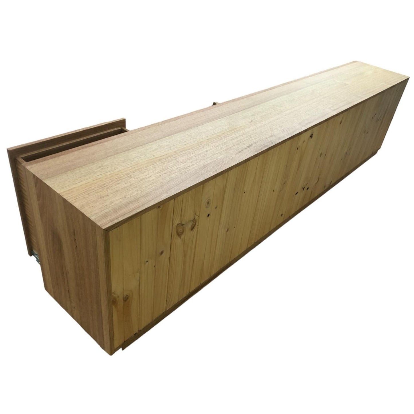 KAMILA AUSTRALIAN MADE TASSIE OAK TV /ENTERTAINMENT UNIT WITH 2 DOORS & 2 LARGE DRAWERS & 2 SMALLER DRAWRS IN THE MIDDLE