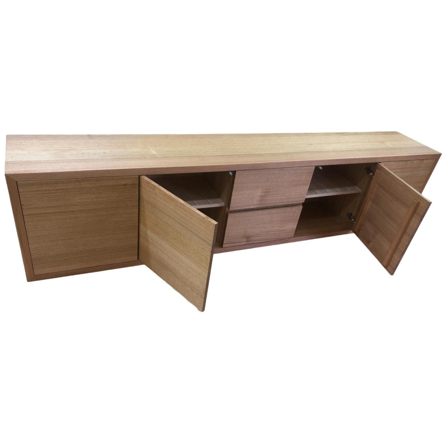 KAMILA AUSTRALIAN MADE TASSIE OAK TV /ENTERTAINMENT UNIT WITH 2 DOORS & 2 LARGE DRAWERS & 2 SMALLER DRAWRS IN THE MIDDLE