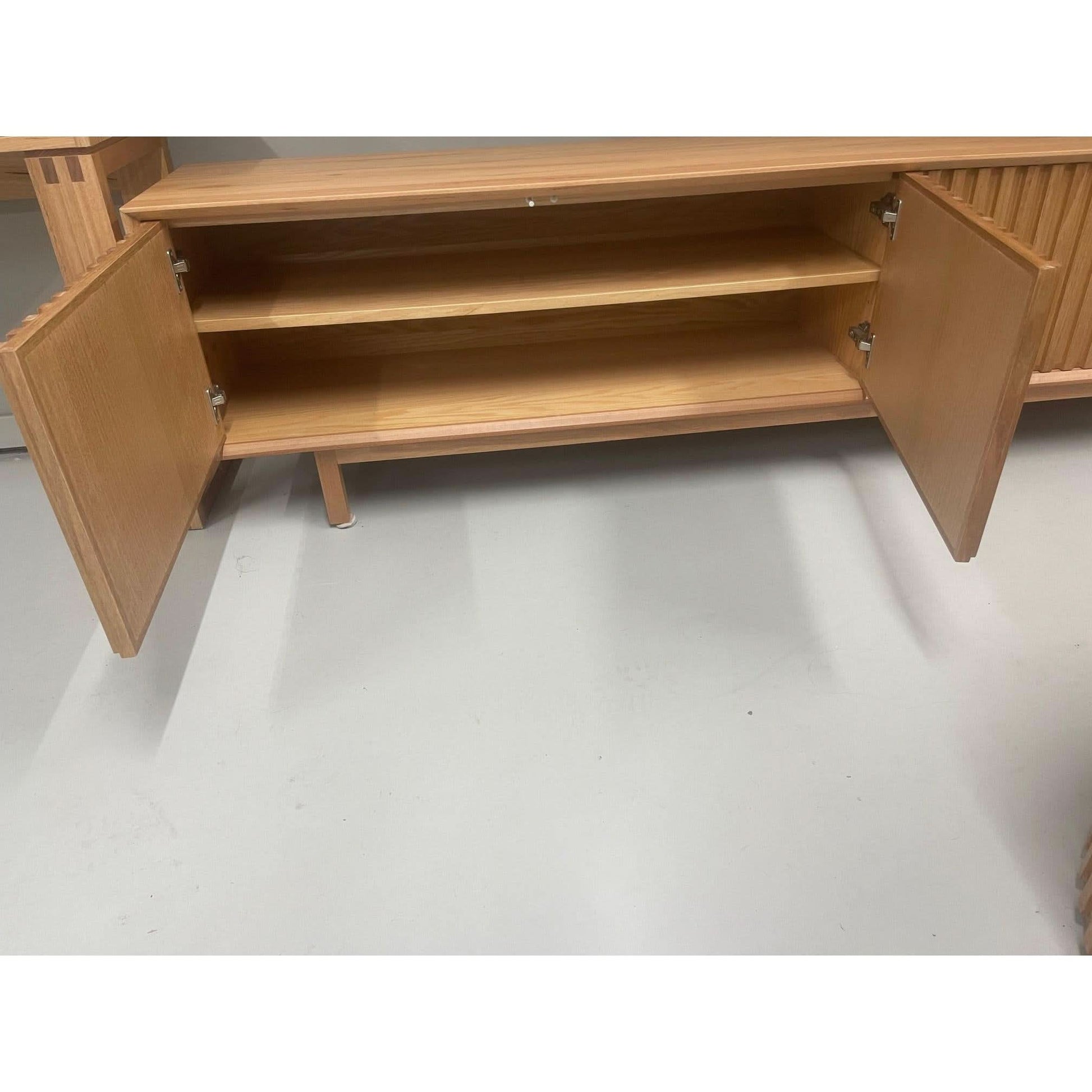 MUNGEE BLACKBUTT TV/ENTERTAINMENT UNIT 4 DOORS - FLOOR STOCK CLEARANCE - MyChocolateWood