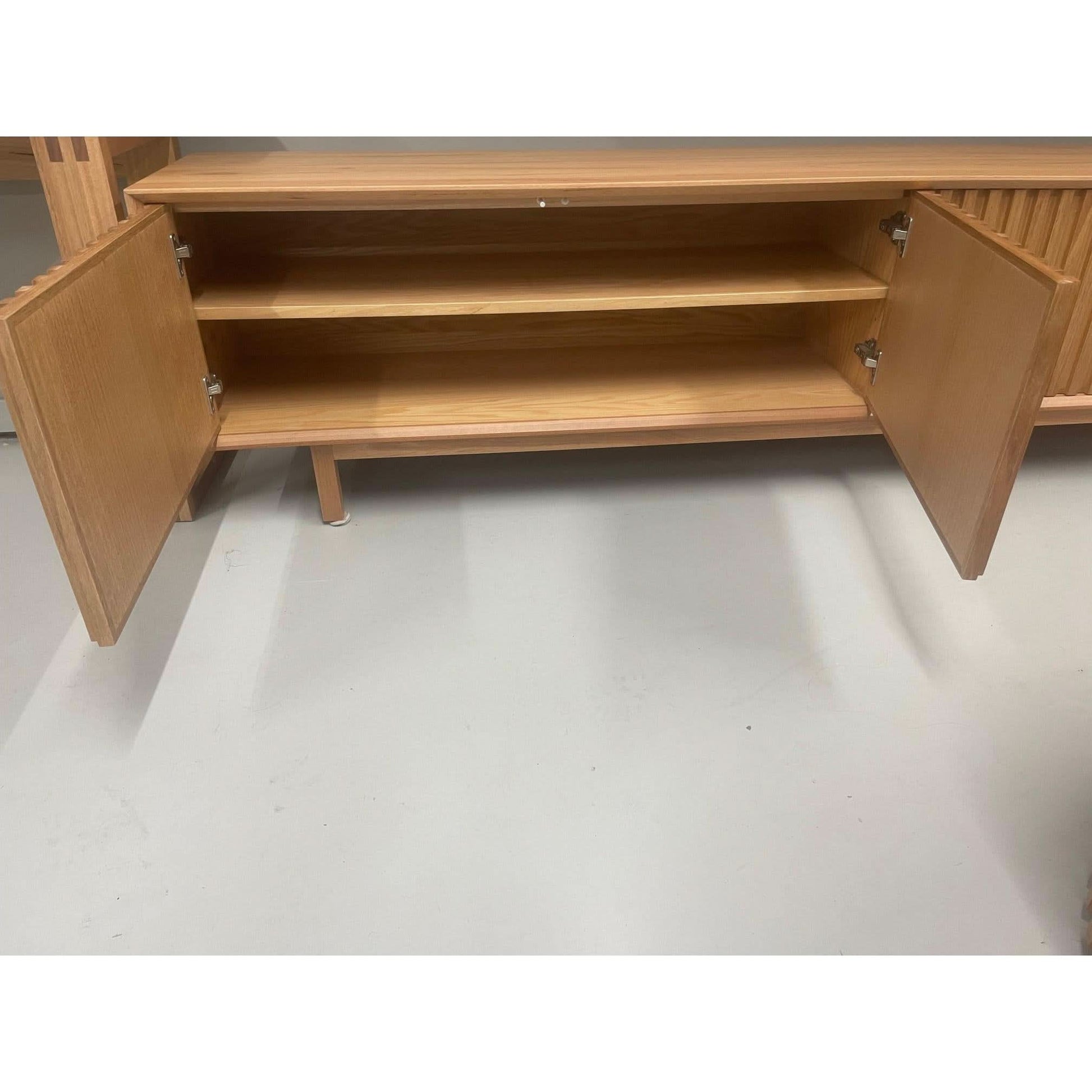 MUNGEE BLACKBUTT TV/ENTERTAINMENT UNIT 4 DOORS - FLOOR STOCK CLEARANCE - MyChocolateWood