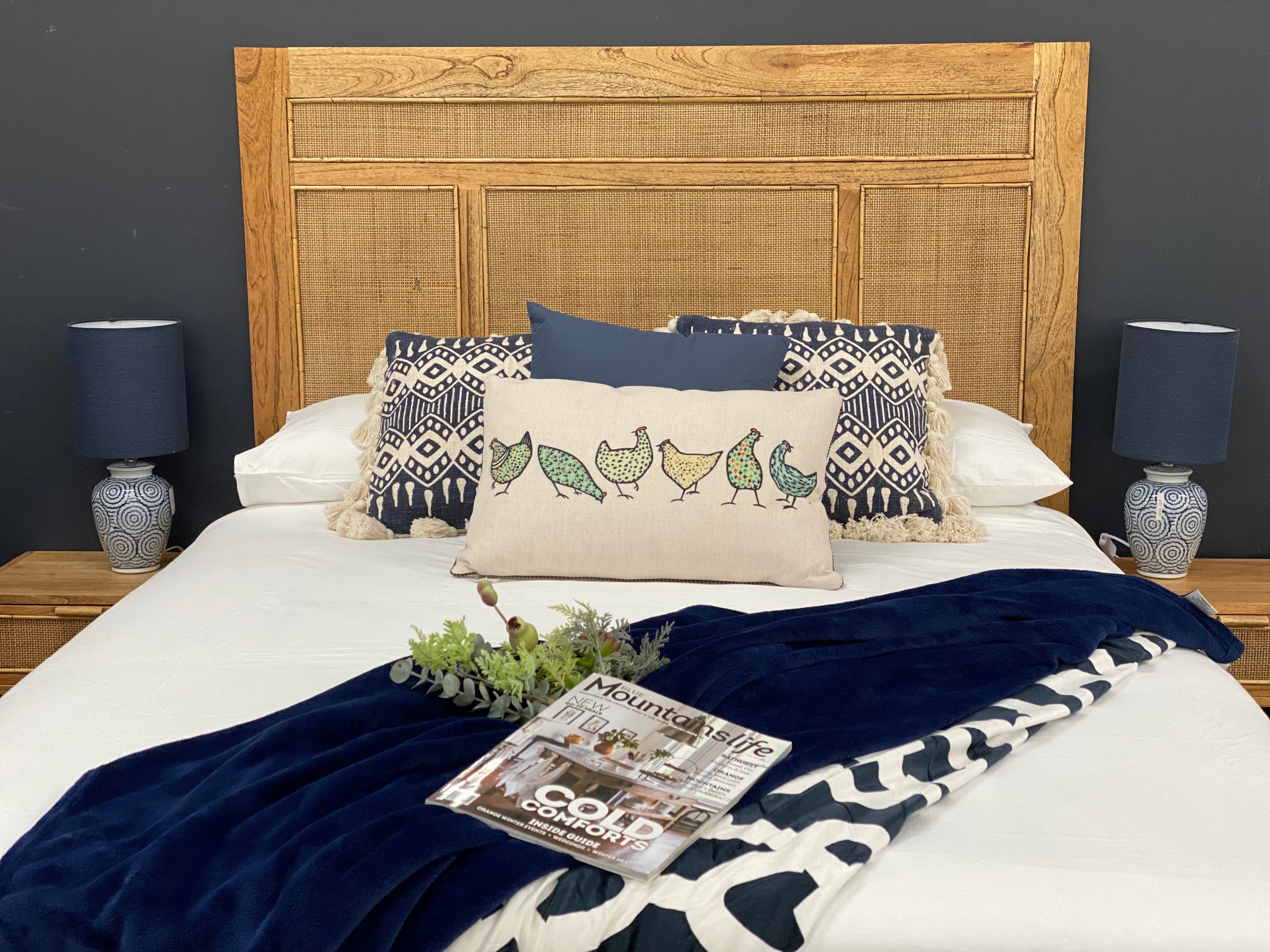 GALILEO KING BEDHEAD IN MINDI WOOD