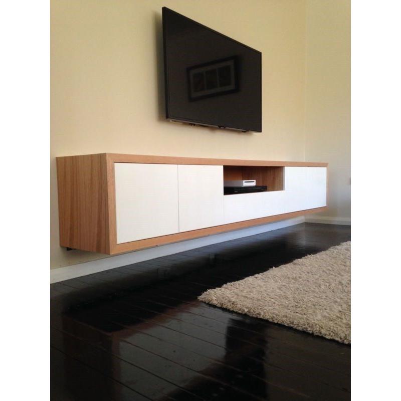 KELVIN 4 DOORS / 1 DRAW WALL MOUNTED TV ENTERTAINMENT UNIT IN SOLID TASSIE OAK
