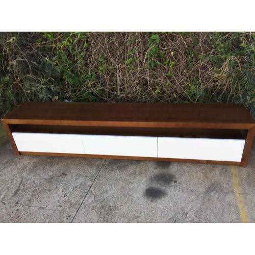 GLENFIELD 3 DRAWERS TASSIE OAK TV/ENTERTAINMNET UNIT